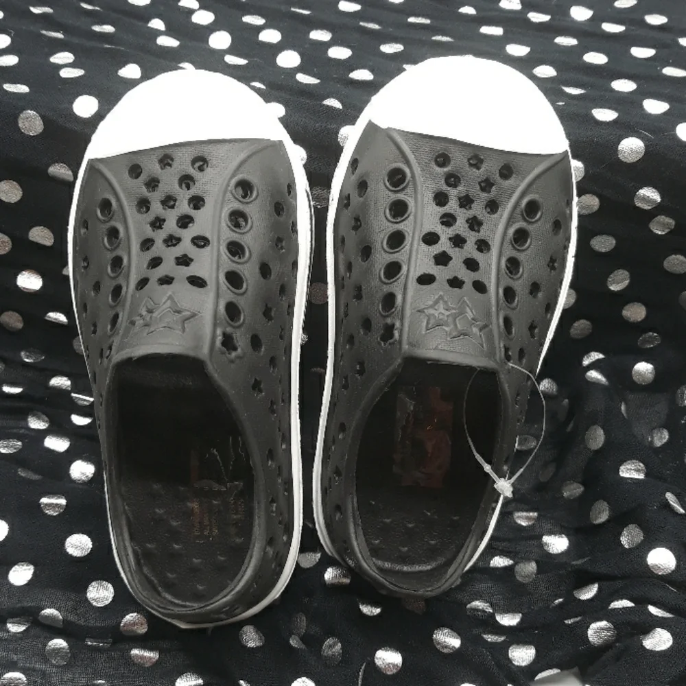 BLACK/WHITE SHOES